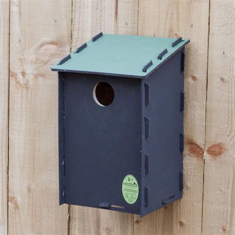 metal macaw nest box|starling nest box hole size.